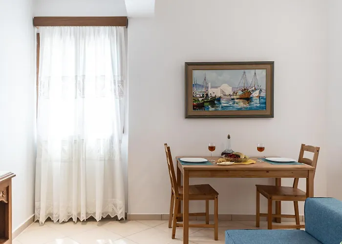 Amaranto Naxos 3 Apartman *